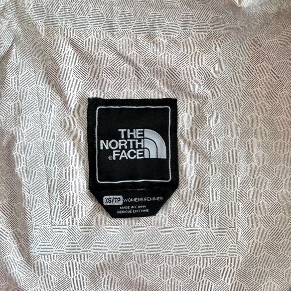 The North Face Venture Lightweight Rain Jacket - Picture 8 of 12